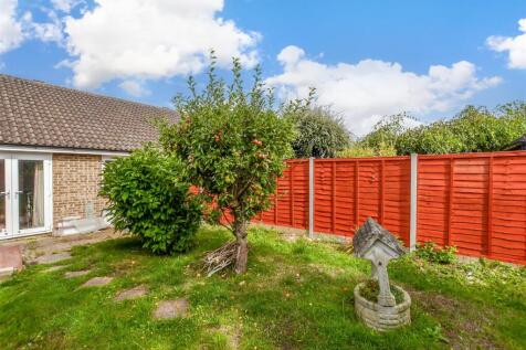 2 bedroom semi-detached bungalow for sale