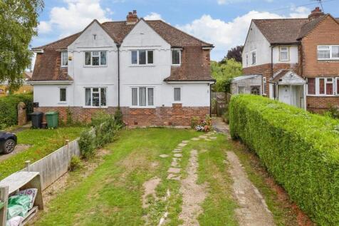 Stockett Lane, Maidstone ME17 3 bed semi