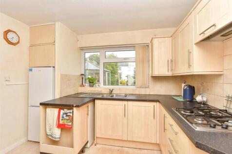 Roonagh Court, Sittingbourne ME10 2 bed semi