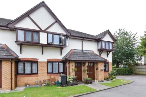 Warnett Court, Snodland ME6 1 bed ground floor maisonette for sale
