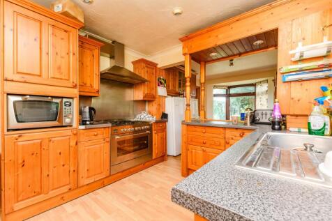 3 bedroom chalet for sale
