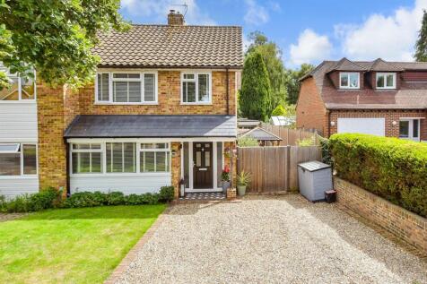 Berwyn Grove, Maidstone ME15 3 bed semi