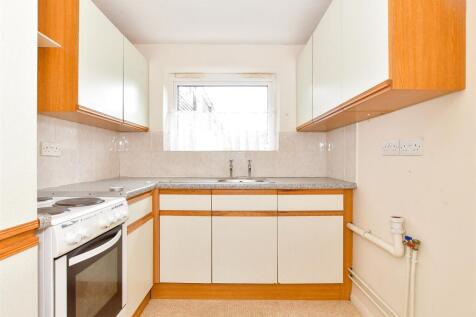 2 bedroom ground floor flat for sale