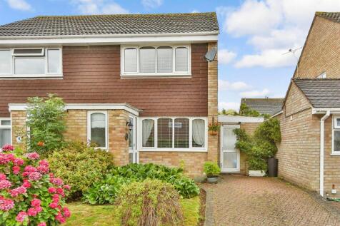 Plumtree Grove, Gillingham ME7 2 bed semi