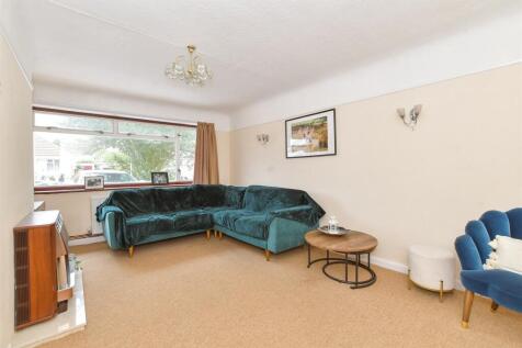 4 bedroom semi-detached bungalow for sale