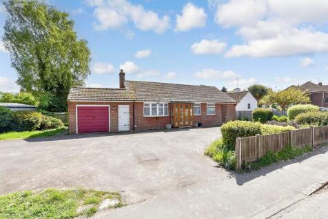 London Road, Deal CT14 3 bed detached bungalow for sale