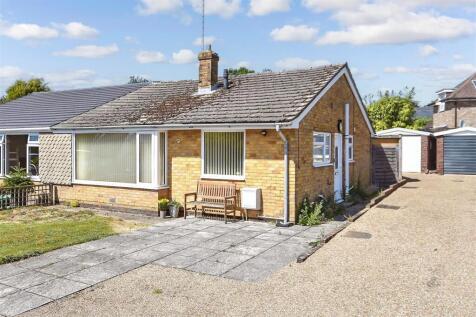 2 bedroom semi-detached bungalow for sale