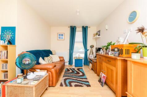 2 bedroom semi-detached bungalow for sale