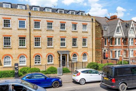 1 bedroom ground floor flat for sale