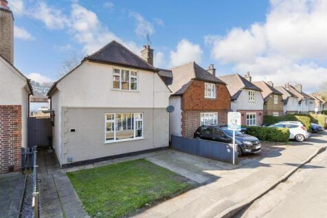 Downsway, Whyteleafe CR3 3 bed detached house for sale