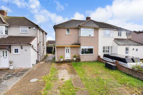 Rosebank Avenue, Hornchurch RM12 3 bed semi