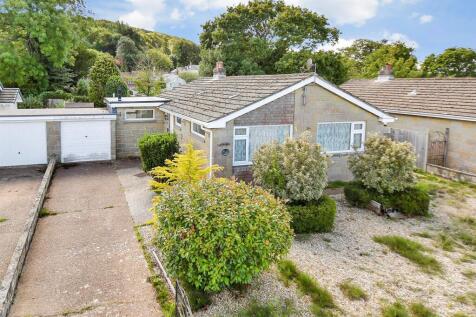 Strathwell Crescent, Whitwell PO38 2 bed detached bungalow for sale