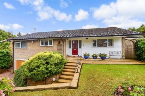 Blackborough Road, Reigate RH2 3 bed detached bungalow for sale
