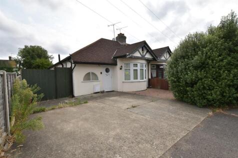 Straight Road, Romford RM3 3 bed bungalow for sale
