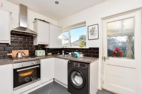 2 bedroom semi-detached bungalow for sale