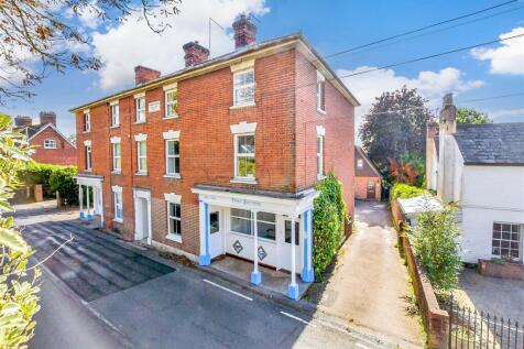 Tonbridge Road, Maidstone ME18 6 bed end of terrace house for sale