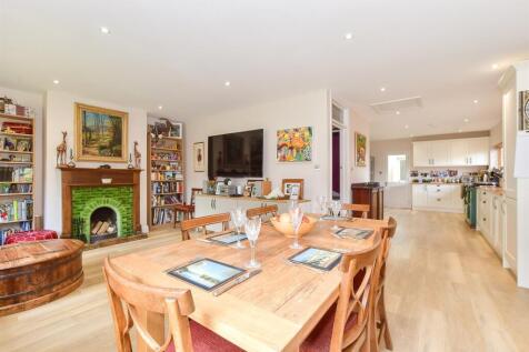 4 bedroom chalet for sale