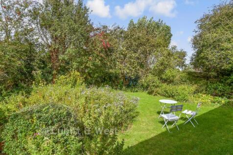2 bedroom semi-detached bungalow for sale