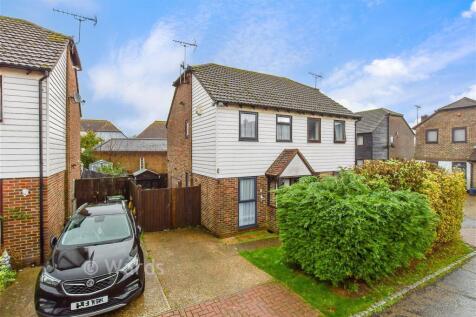 2 bedroom semi-detached house for sale