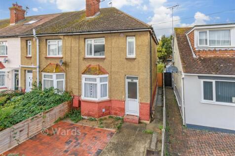 Cecil Avenue, Sheerness ME12 3 bed end of terrace house for sale