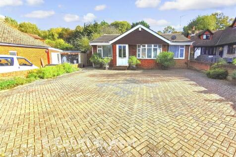 Stakes Hill Road, Waterlooville PO7 4 bed detached bungalow for sale