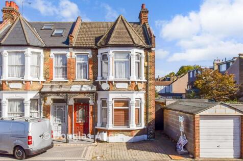 Vicarage Lane, Ilford IG1 4 bed end of terrace house for sale
