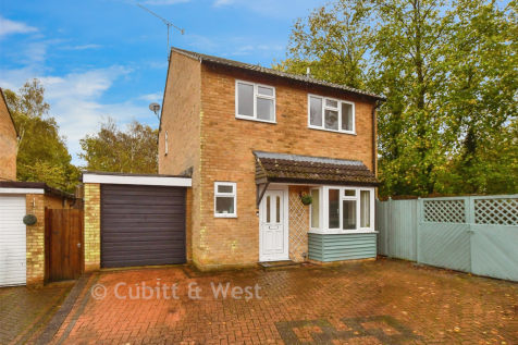 Fulham Close, Crawley RH11 4 bed detached house for sale