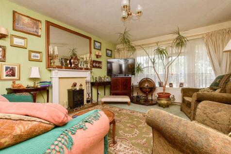 Grange Court, Ramsgate CT11 2 bed maisonette for sale
