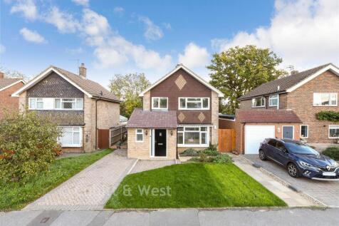 Benhams Drive, Horley RH6 3 bed detached house for sale