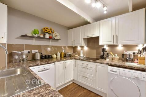 Clifton Terrace, Freshwater PO40 3 bed terraced house for sale