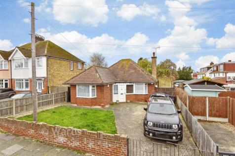 Boleyn Avenue, Margate CT9 2 bed detached bungalow for sale