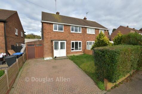 Beaconfield Road, Epping CM16 3 bed semi