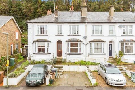 Garlands Road, Redhill RH1 2 bed terraced house for sale