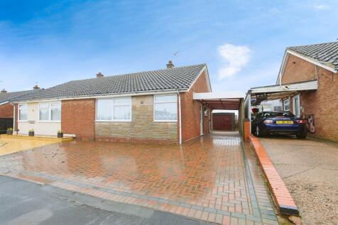 2 bedroom semi-detached bungalow for sale