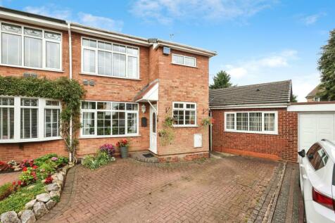 4 bedroom semi-detached house for sale