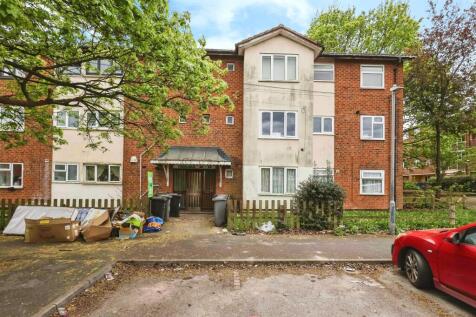 Studio flat for sale