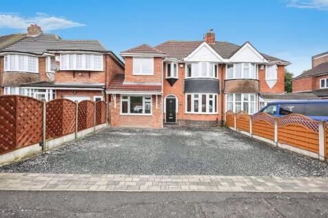 4 bedroom semi-detached house for sale