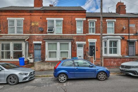 6 bedroom terraced house for sale