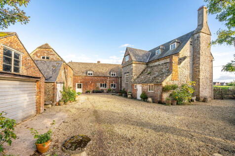 South Pavenhill Farm, Purton 5 bed detached house for sale