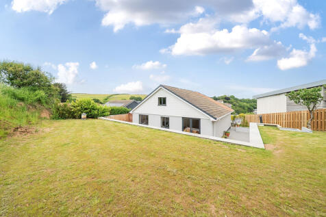 West Looe PL13 3 bed bungalow for sale