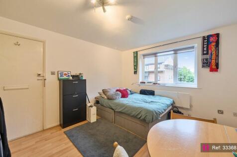 Studio flat for sale