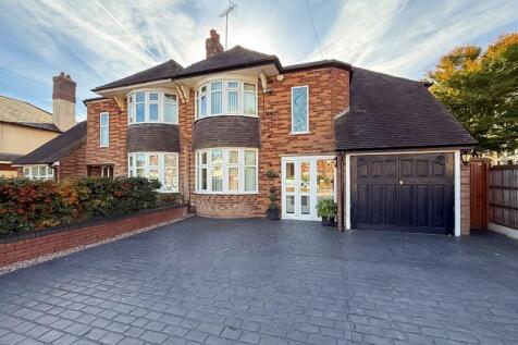 Lichfield Road, Bloxwich Walsall 3 bed semi