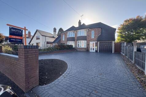 Lichfield Road, Bloxwich Walsall 3 bed semi