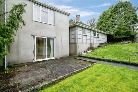 4 bedroom detached bungalow for sale