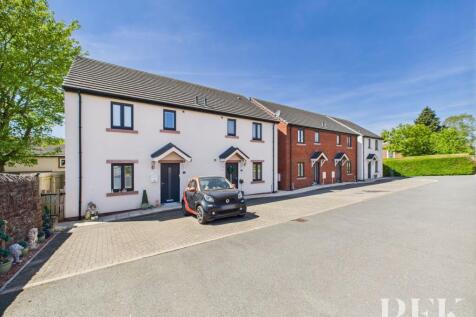 2 bedroom semi-detached house for sale