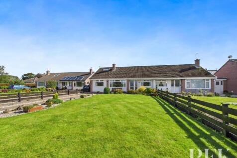 3 bedroom semi-detached bungalow for sale