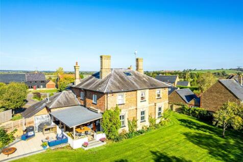 Bury Farm Close, Slapton... 6 bed detached house for sale