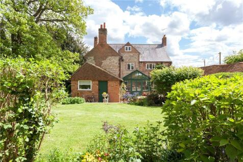 Aylesbury Road, Bierton, Aylesbury... 7 bed detached house for sale