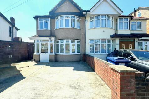 4 bedroom semi-detached house for sale