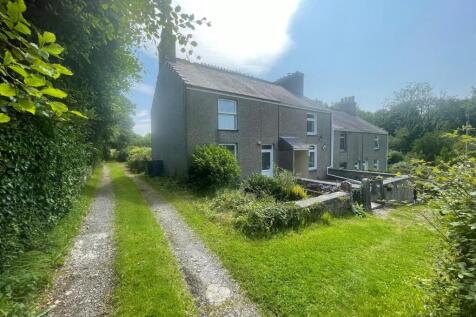 Llangoed, Beaumaris 3 bed end of terrace house for sale
